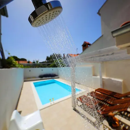 Vila Klaudia With Pool