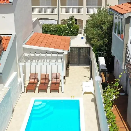 Вилла Klaudia With Pool Задар