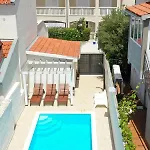 Villa Klaudia With Pool Zadar