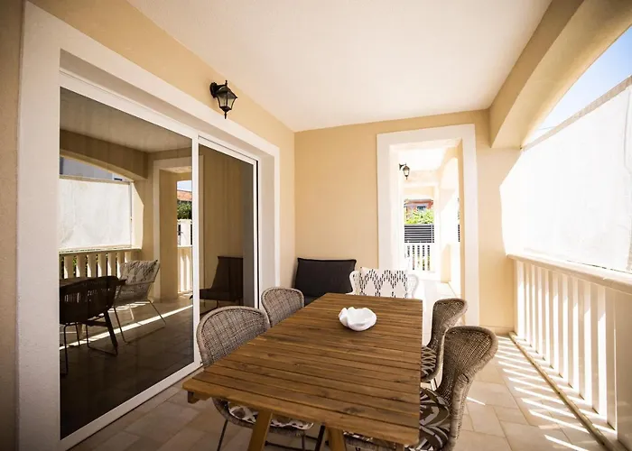 Villa Klaudia With Pool Zara