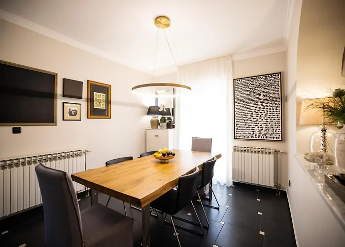 Klaudia With Pool Zara