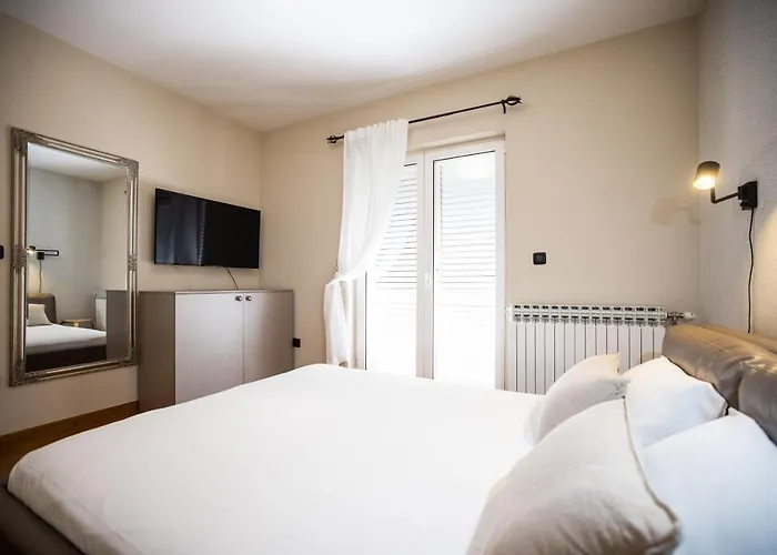 Klaudia With Pool * Zara