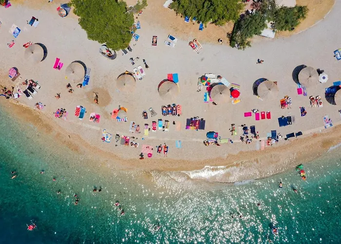 Klaudia With Pool Villa Zara